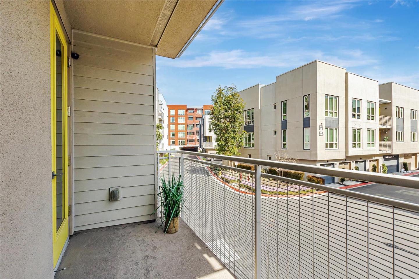 460 Montague EXPY 20