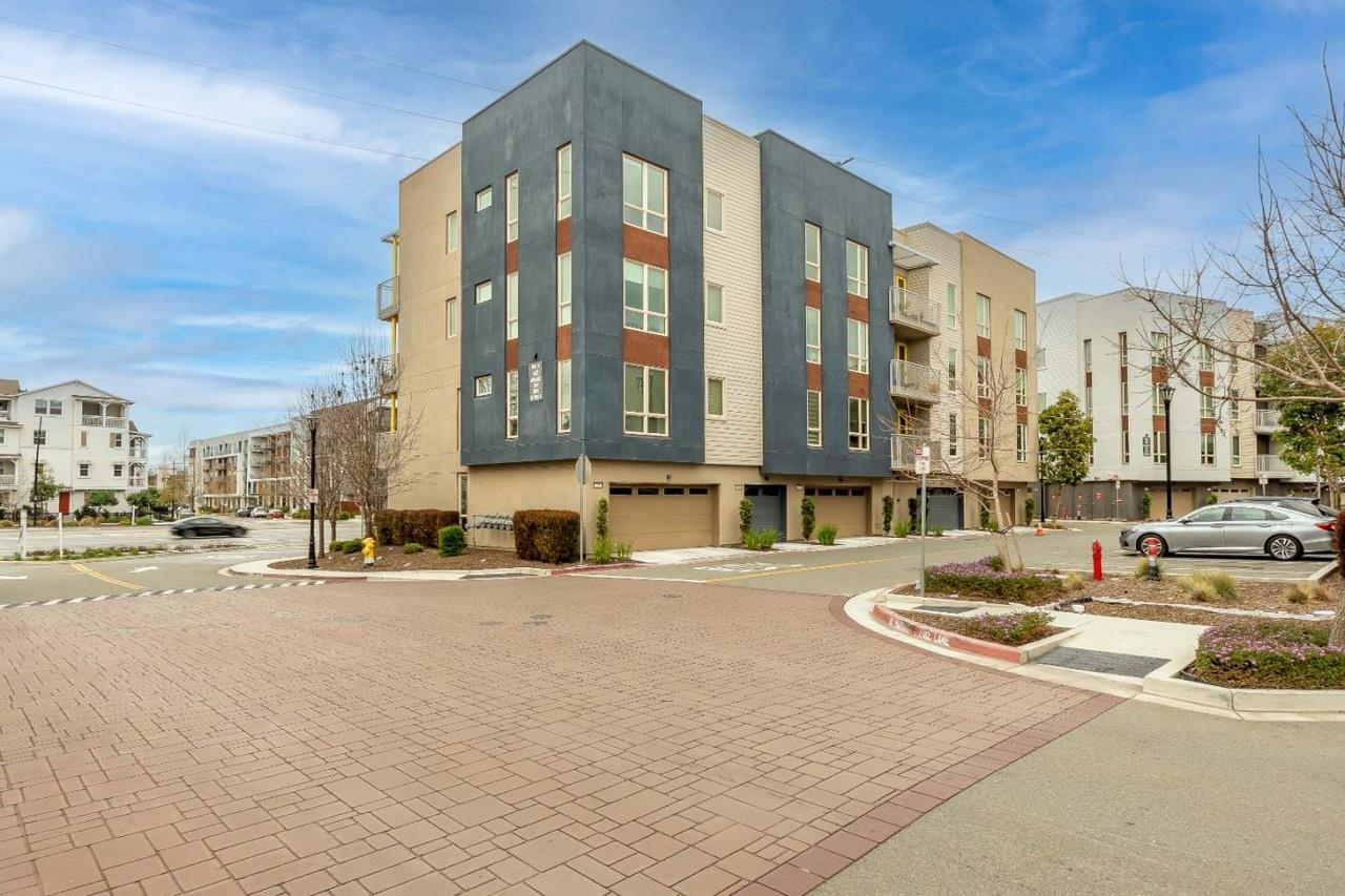460 Montague EXPY 20