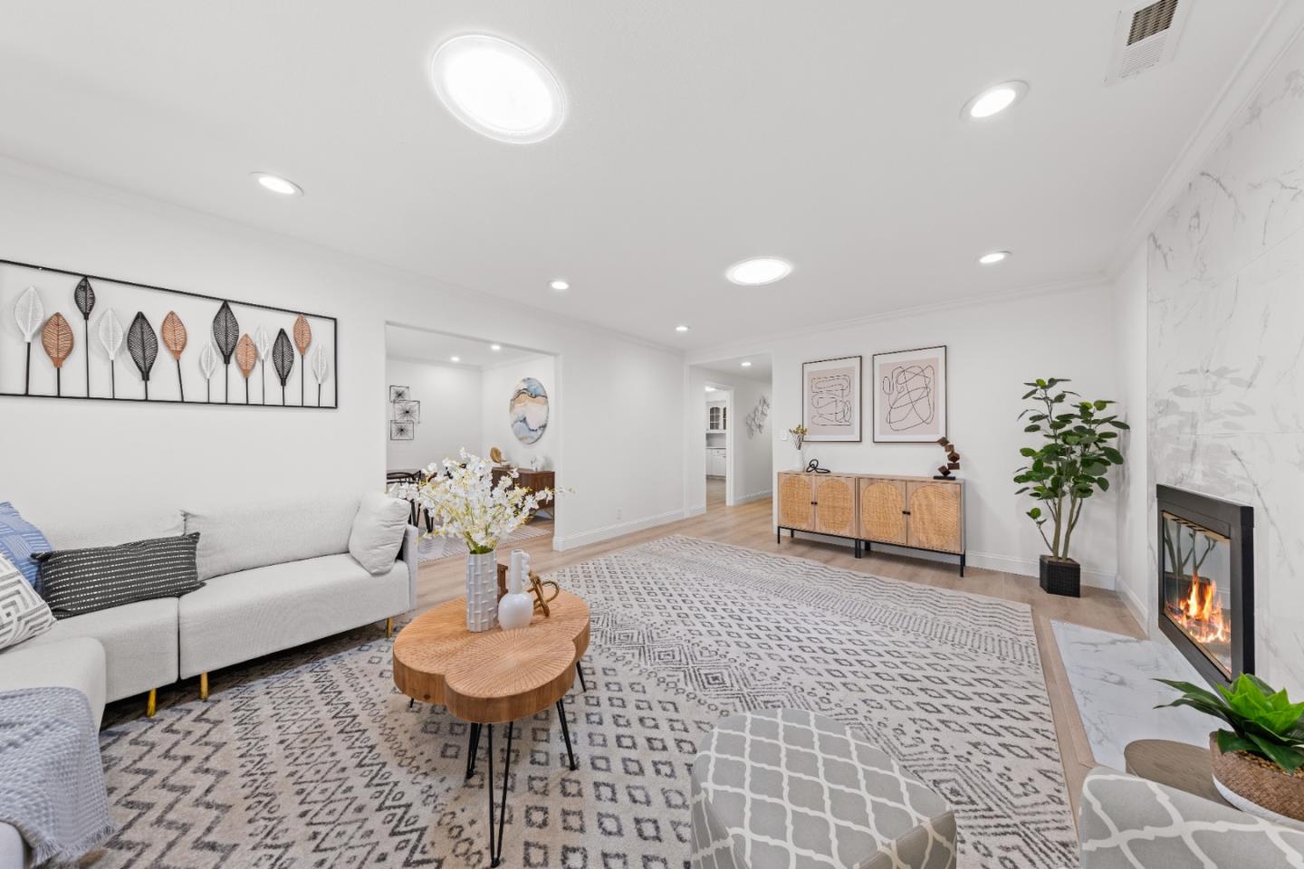 734 Eden AVE