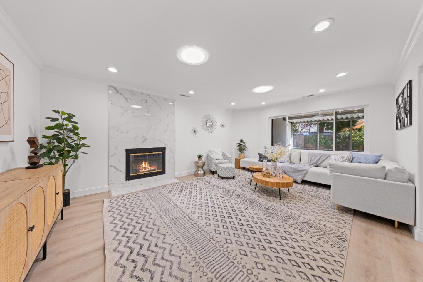 734 Eden AVE