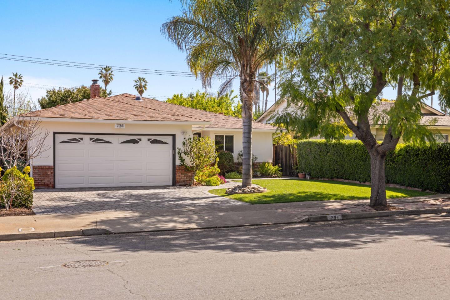 734 Eden AVE