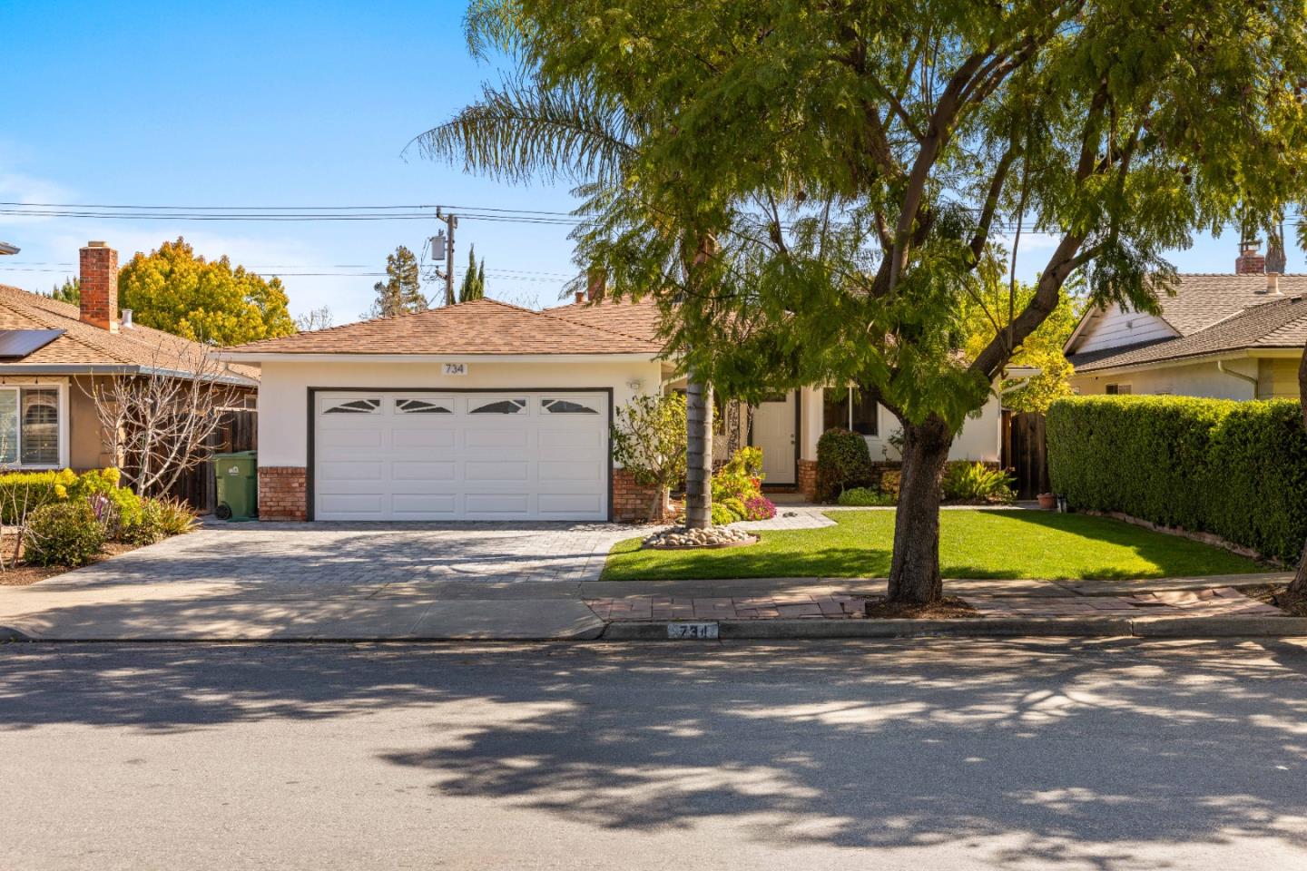 734 Eden AVE