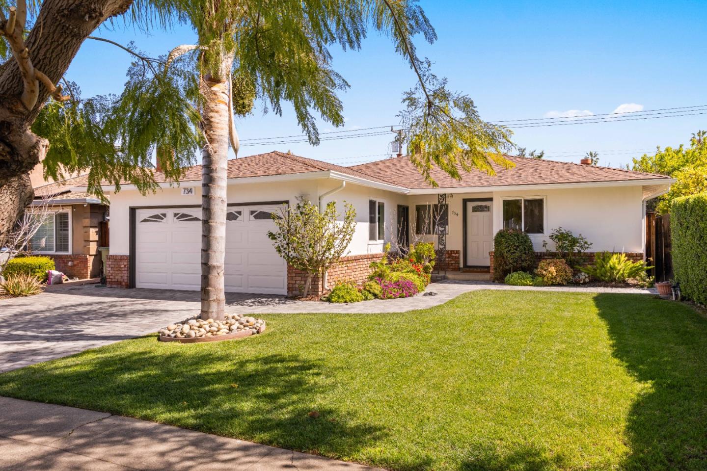 734 Eden AVE