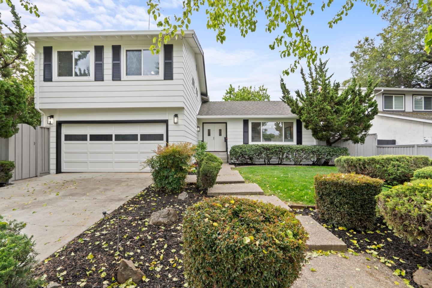 1086 Harvest Meadow CT