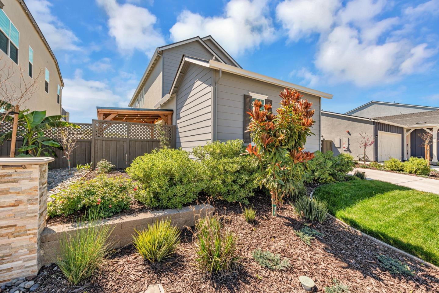 3188 Jake ST