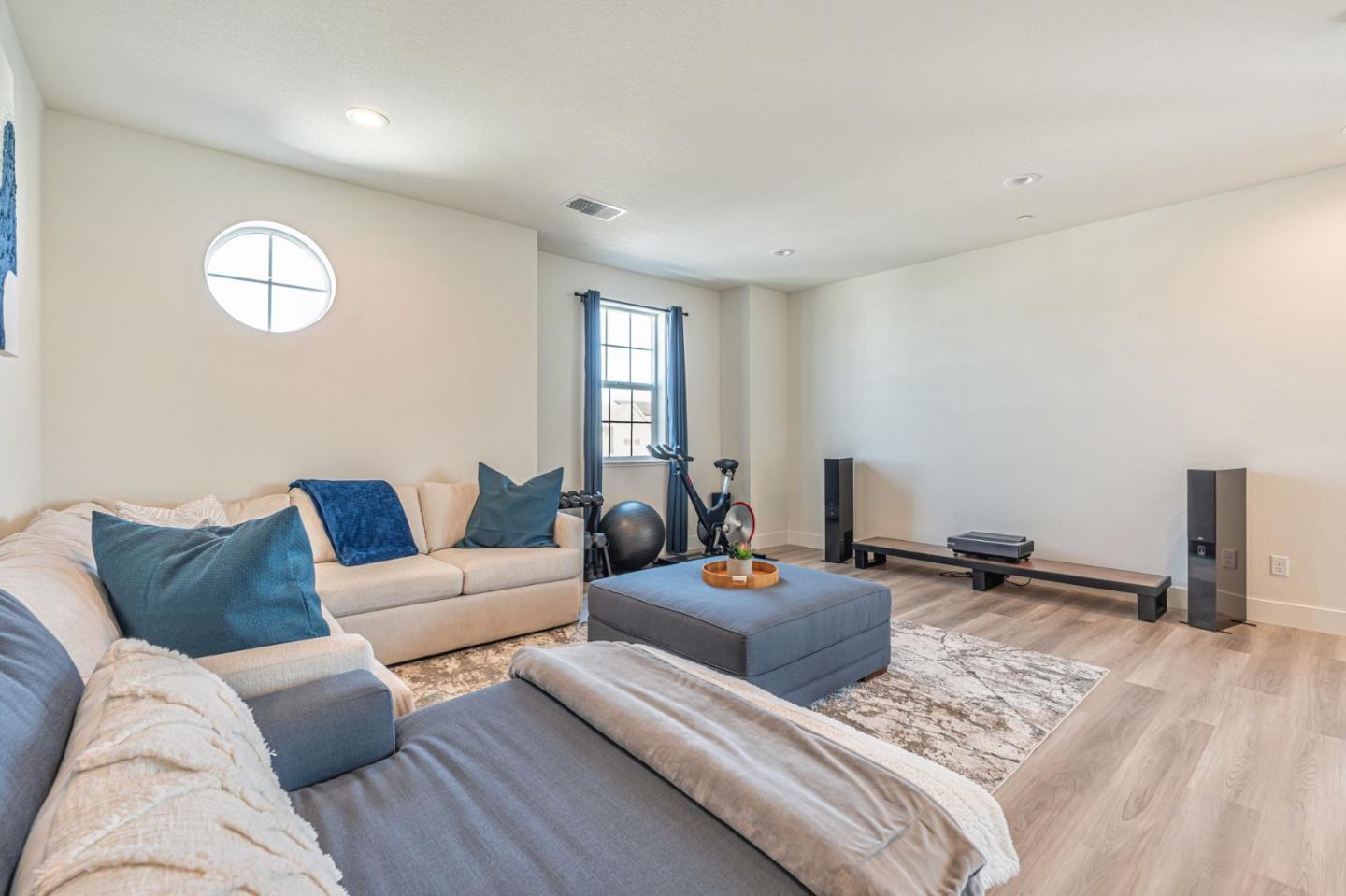 3188 Jake ST