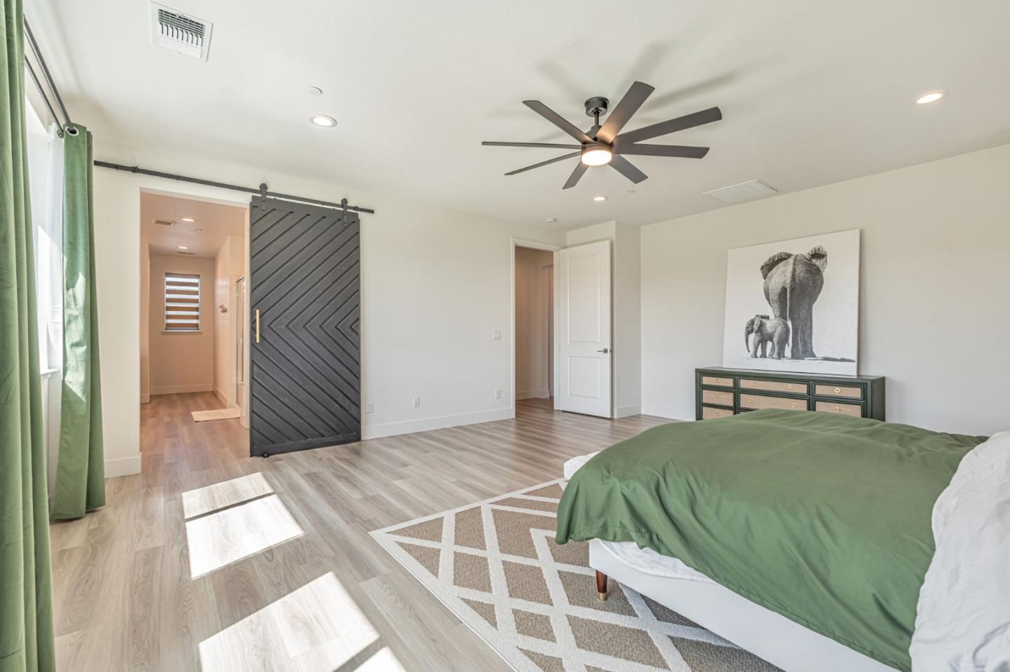 3188 Jake ST