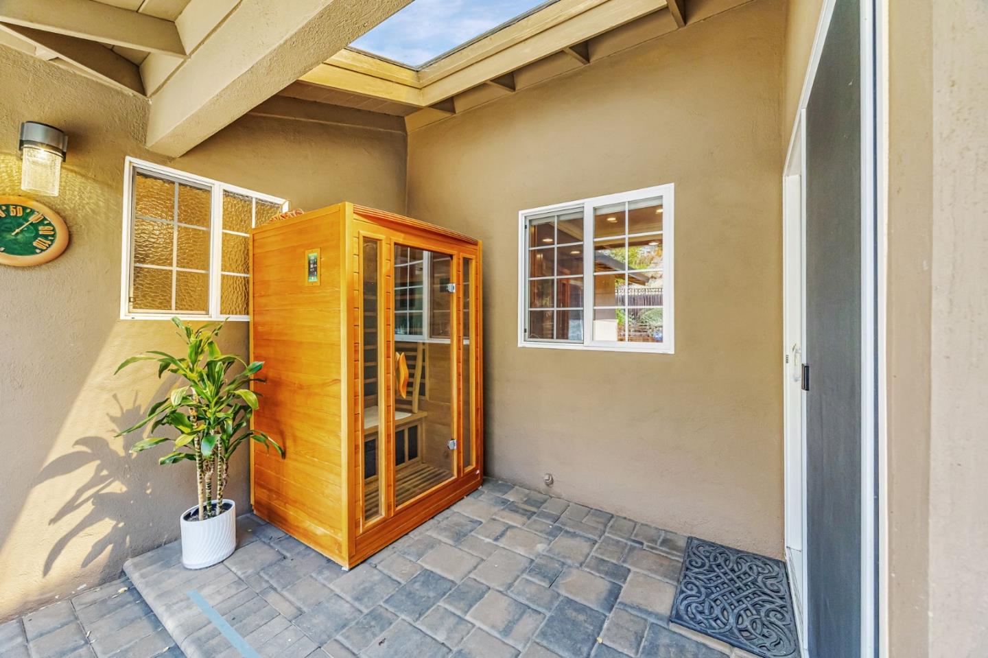 1741 Los Altos Drive