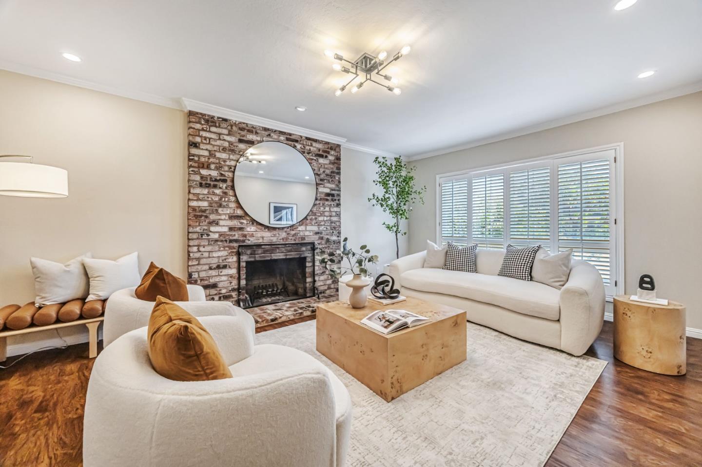 1741 Los Altos Drive