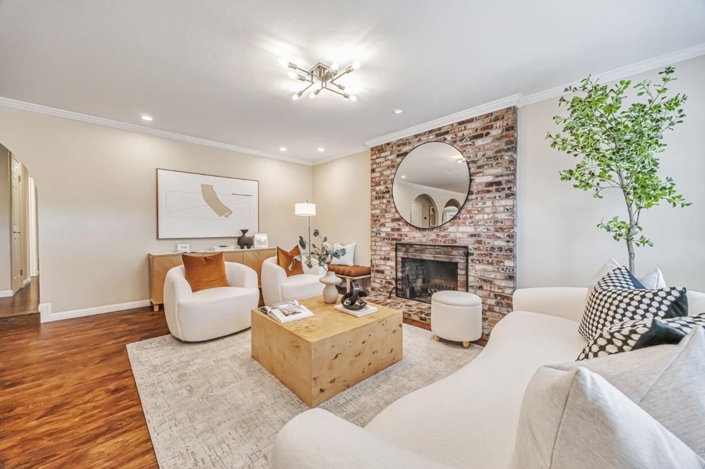 1741 Los Altos Drive