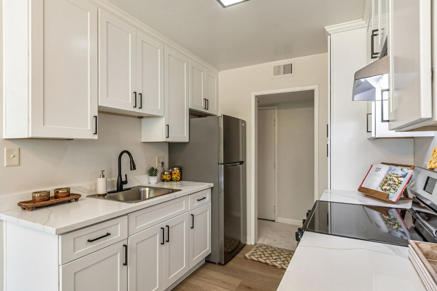 181 Del Medio Avenue 307