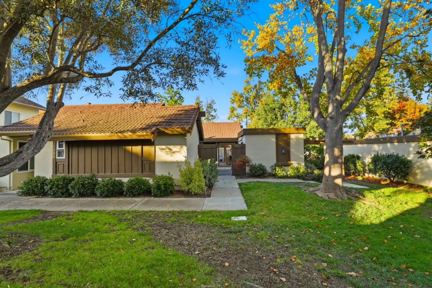 1092 Strayer Drive