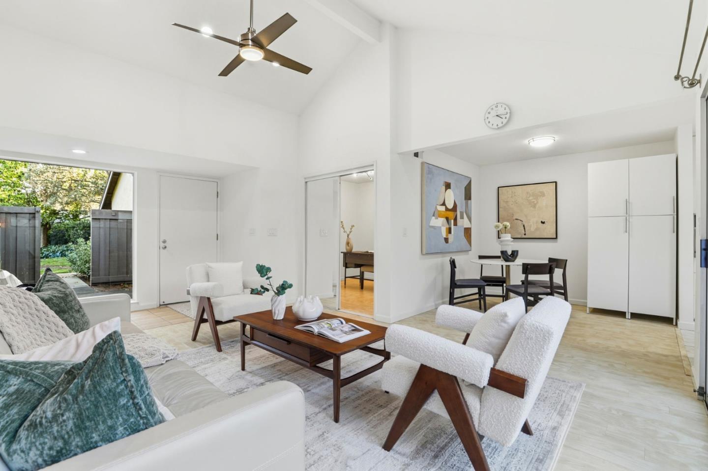 1092 Strayer Drive