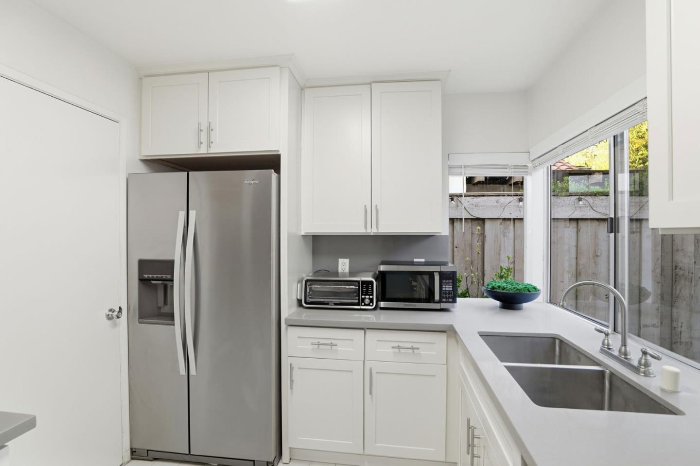 1092 Strayer Drive