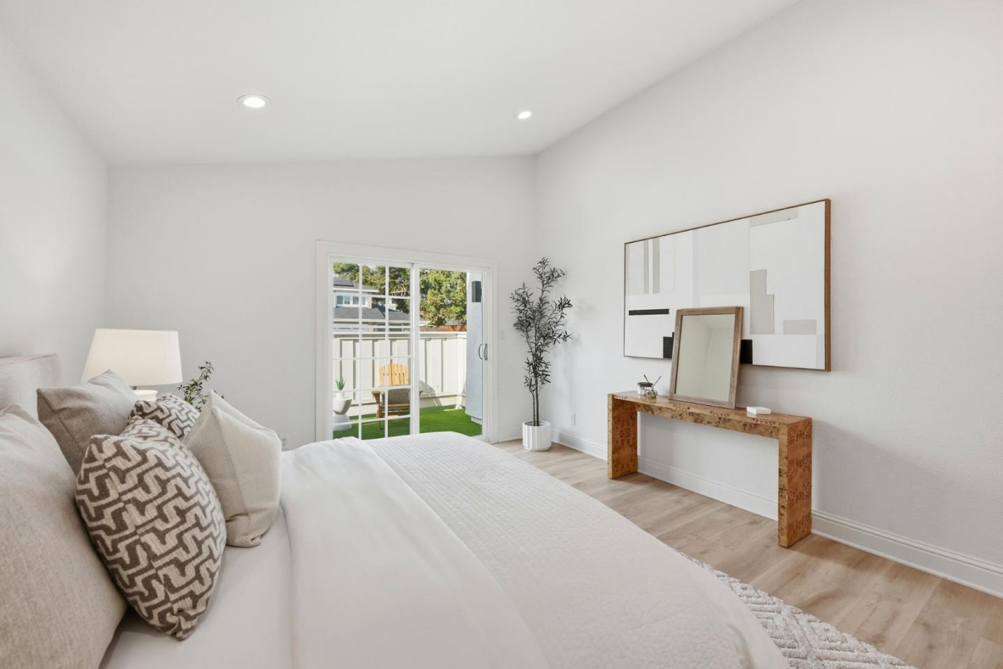 4822 La Habra Street