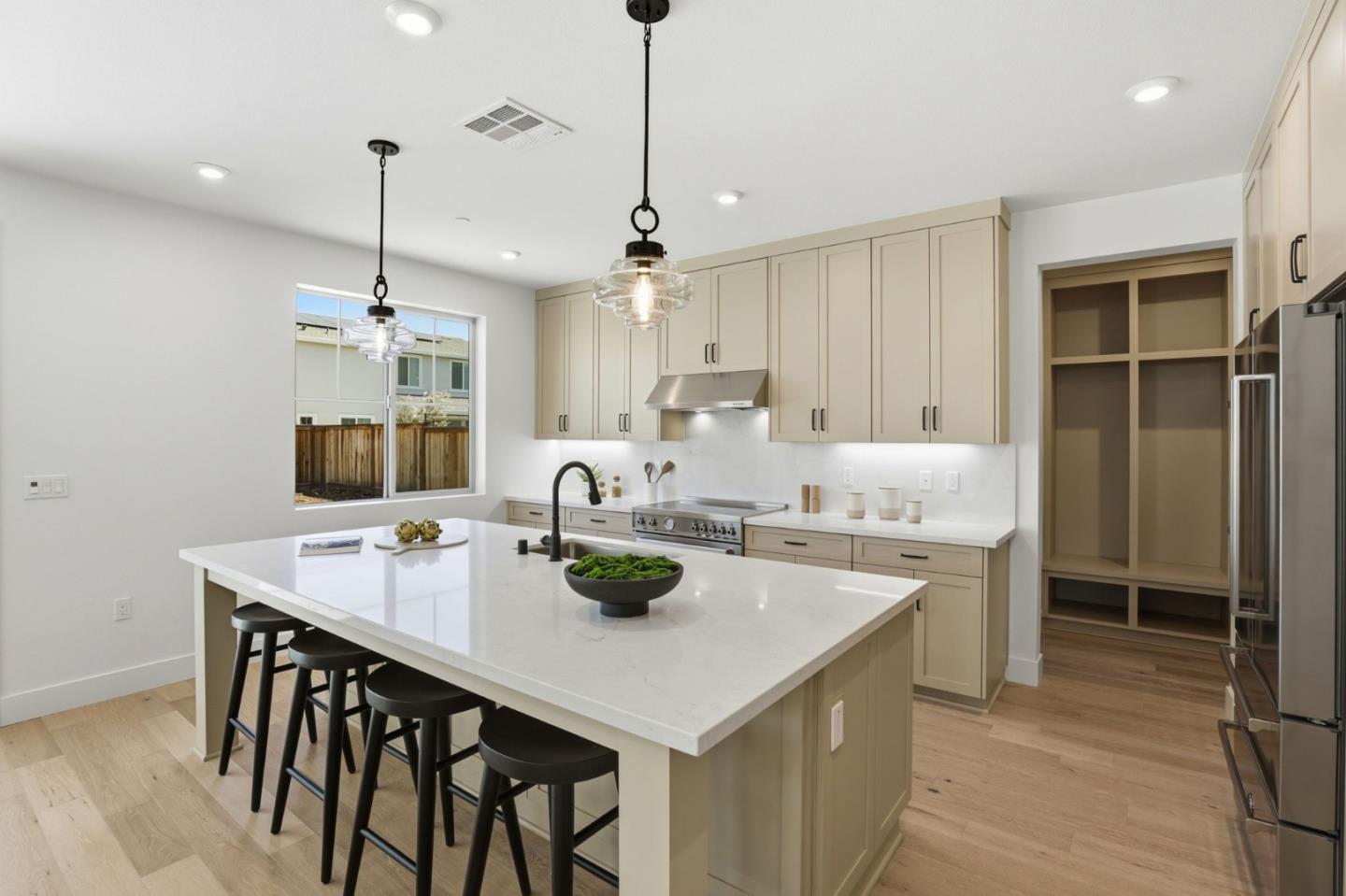 7376 Ailes Court