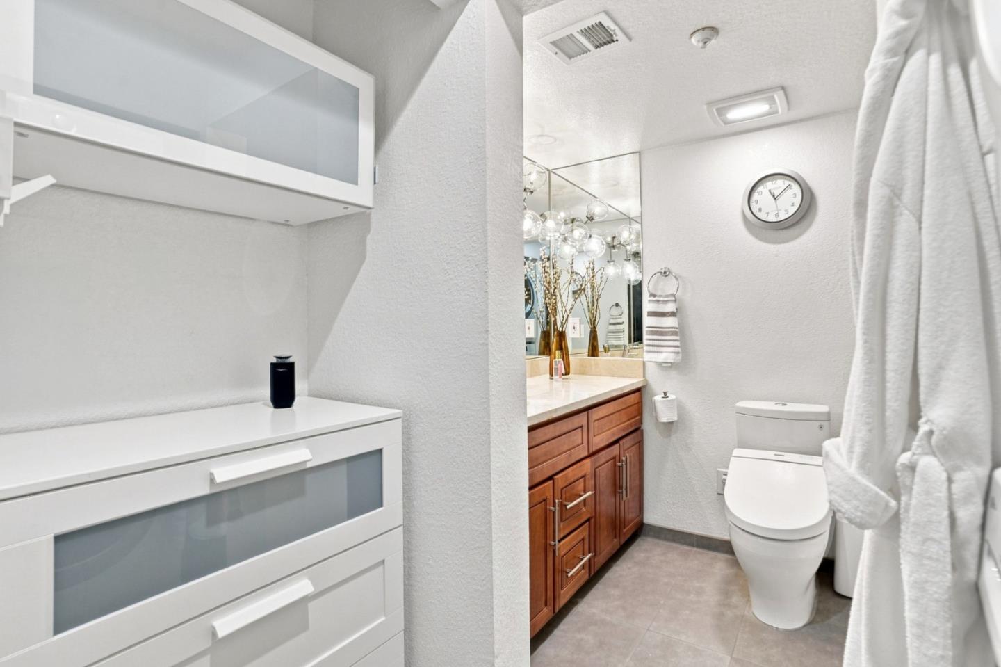 3183 Wayside PLZ 315