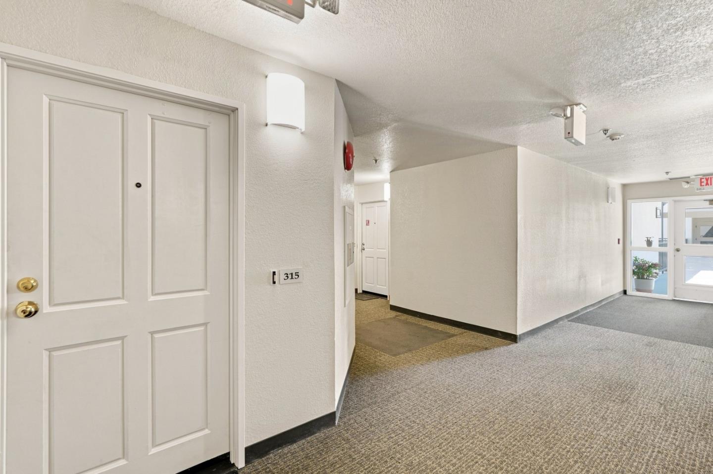 3183 Wayside PLZ 315