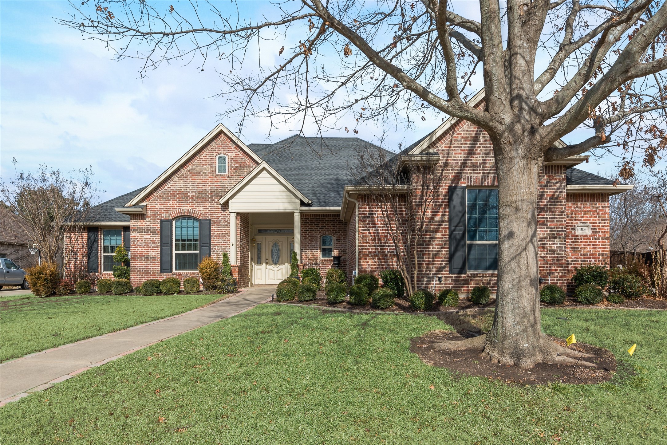 103 Bogey Court