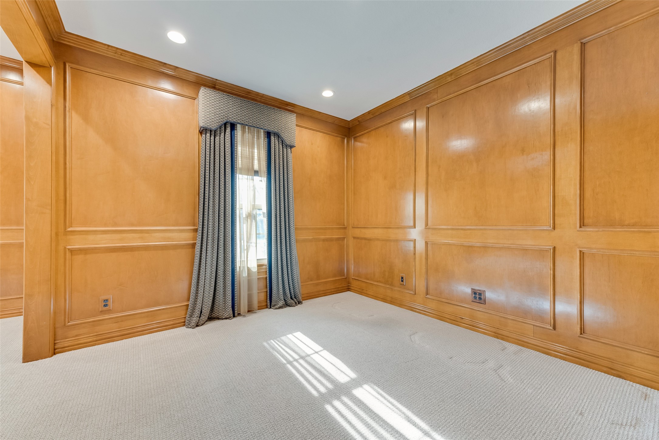 103 Bogey Court