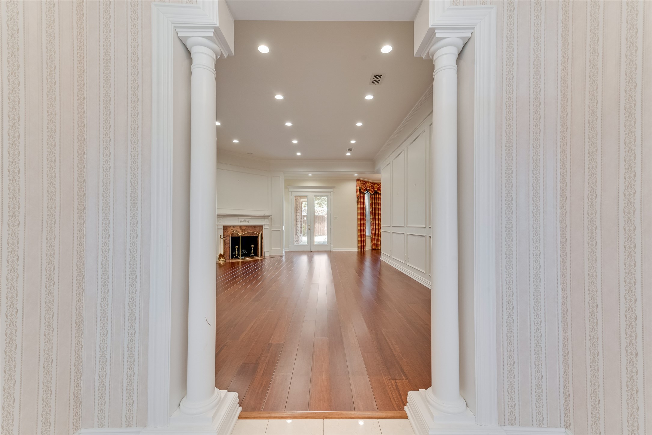 103 Bogey Court