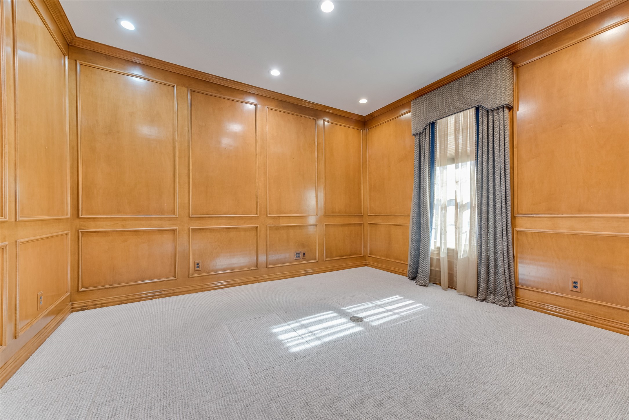 103 Bogey Court