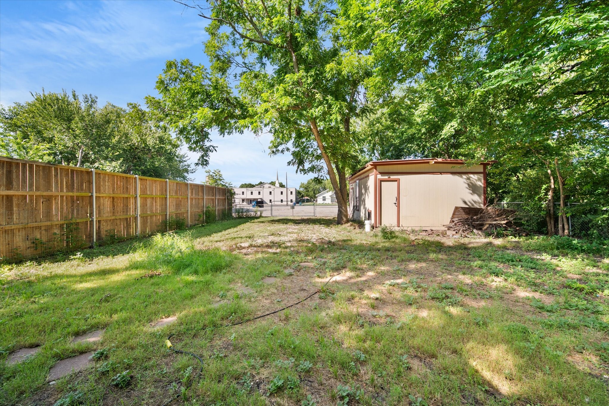 318 Mckenzie Street