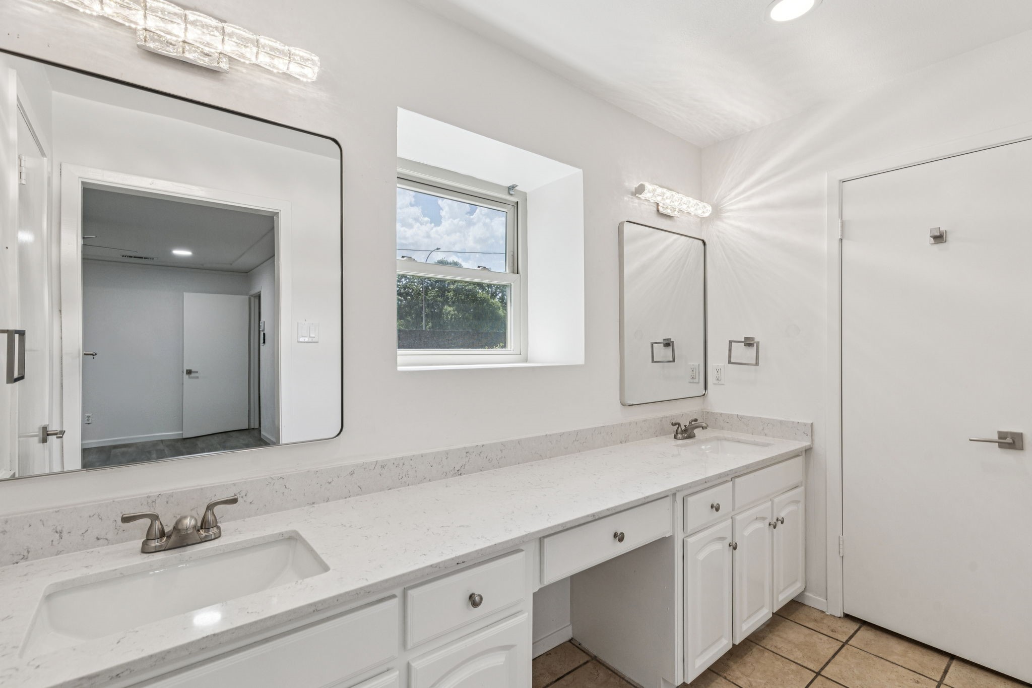 3206 AVON Drive