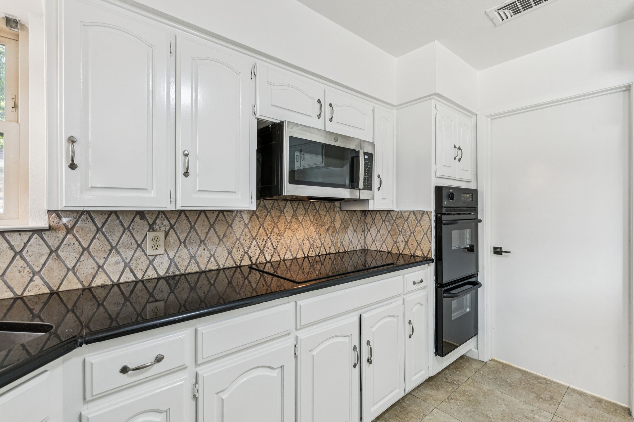 3206 AVON Drive