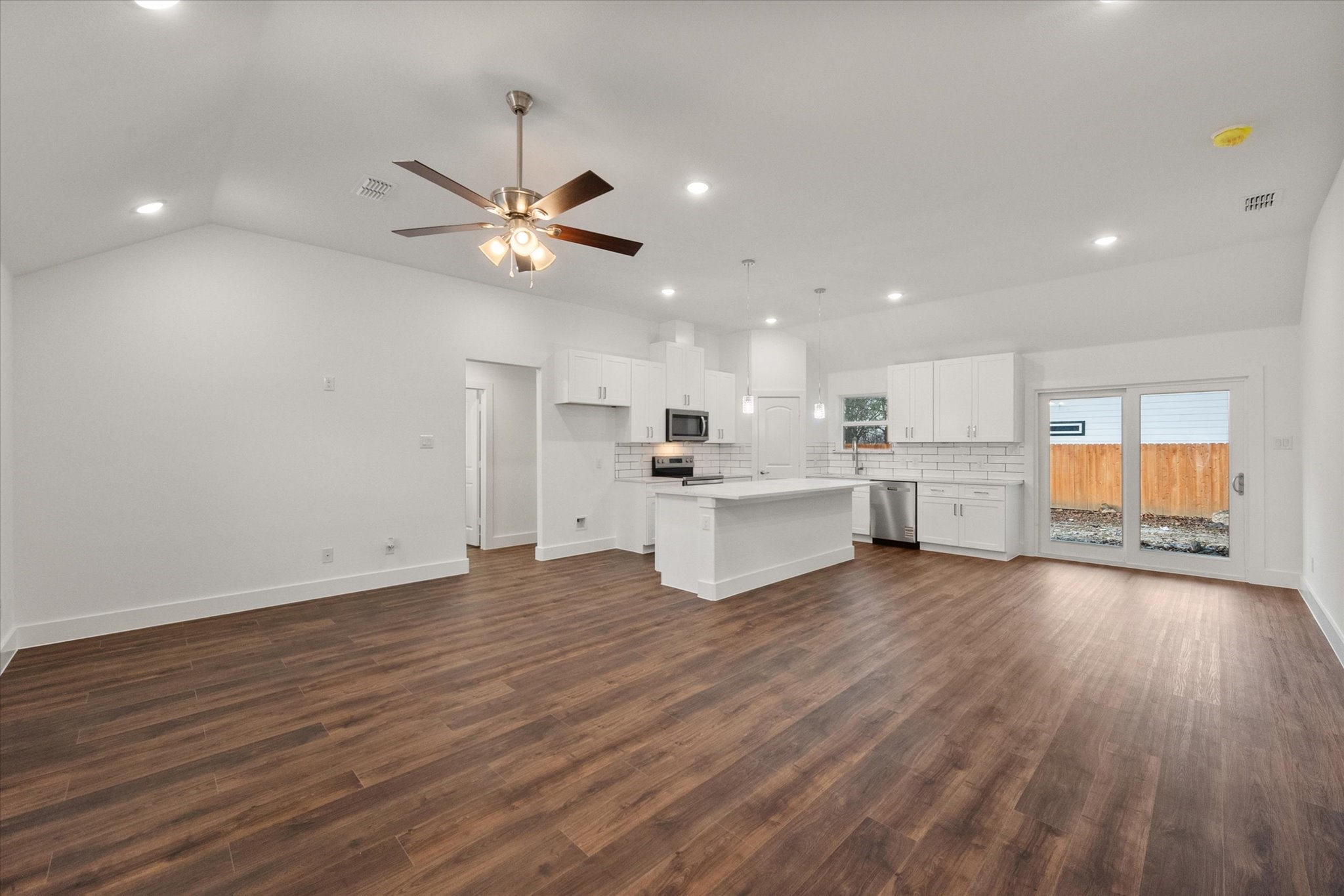 401 N Goodman Avenue