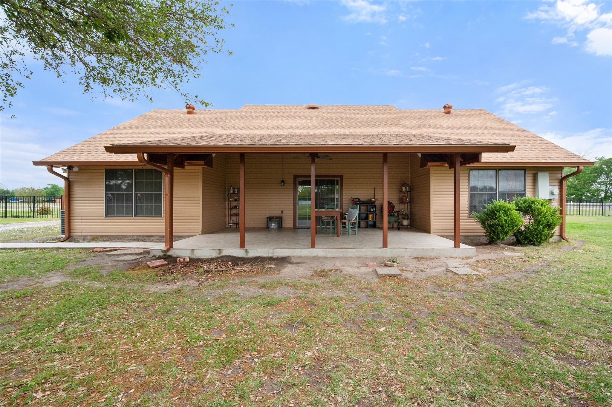 292 W FM 2555