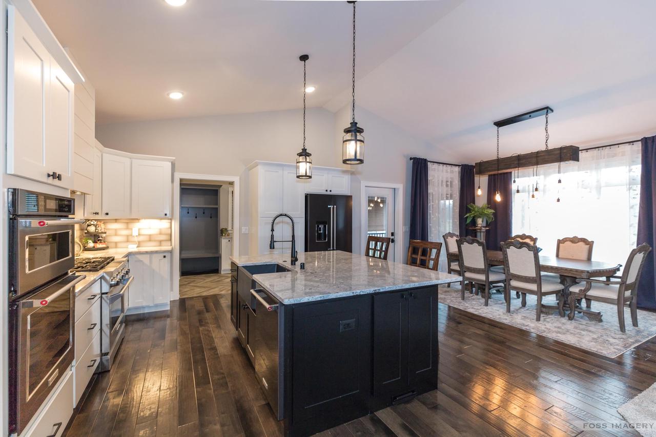 1406 Black Stallion Dr