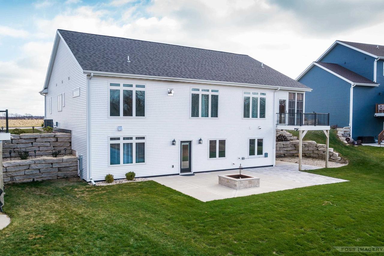 1406 Black Stallion Dr