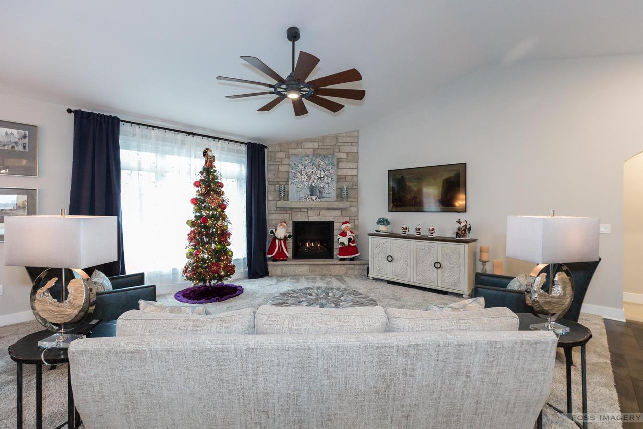 1406 Black Stallion Dr