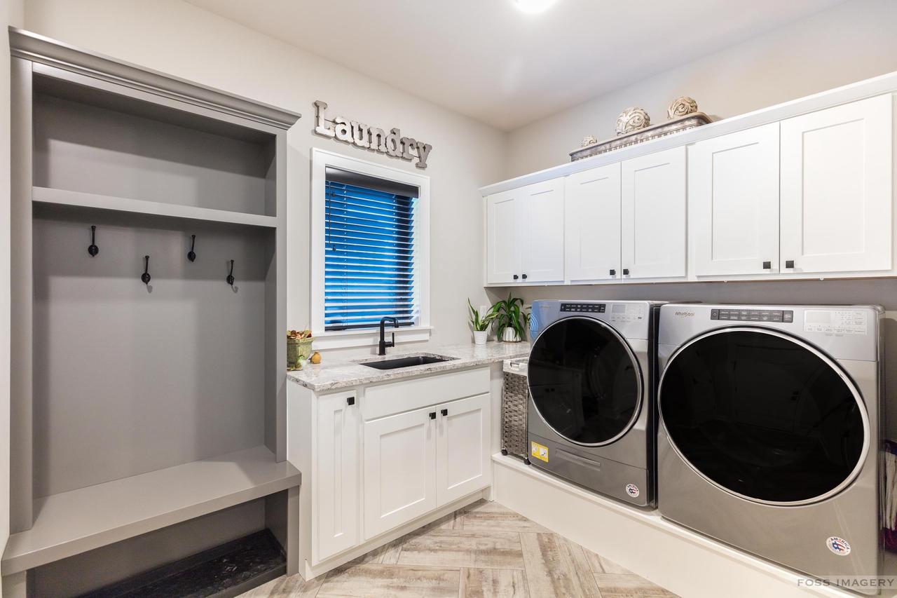 1406 Black Stallion Dr