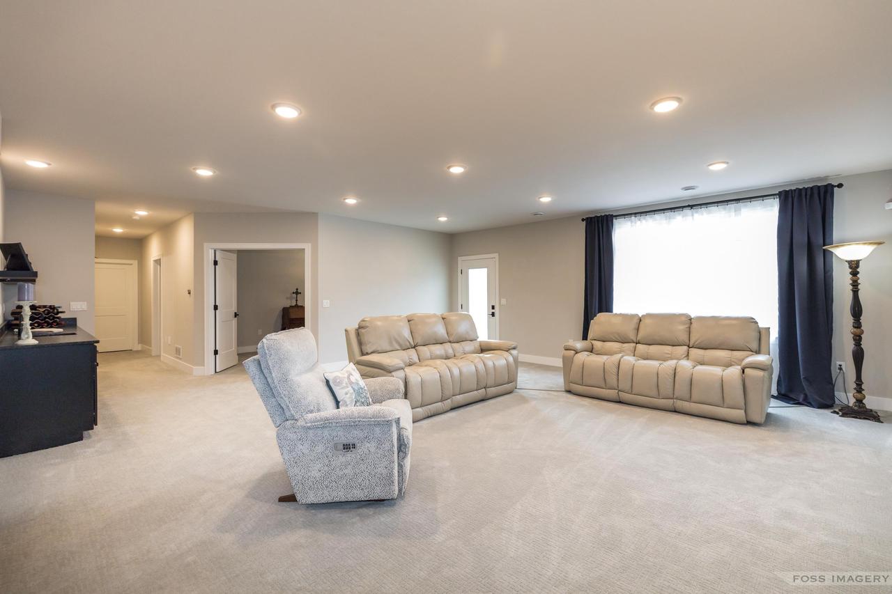 1406 Black Stallion Dr