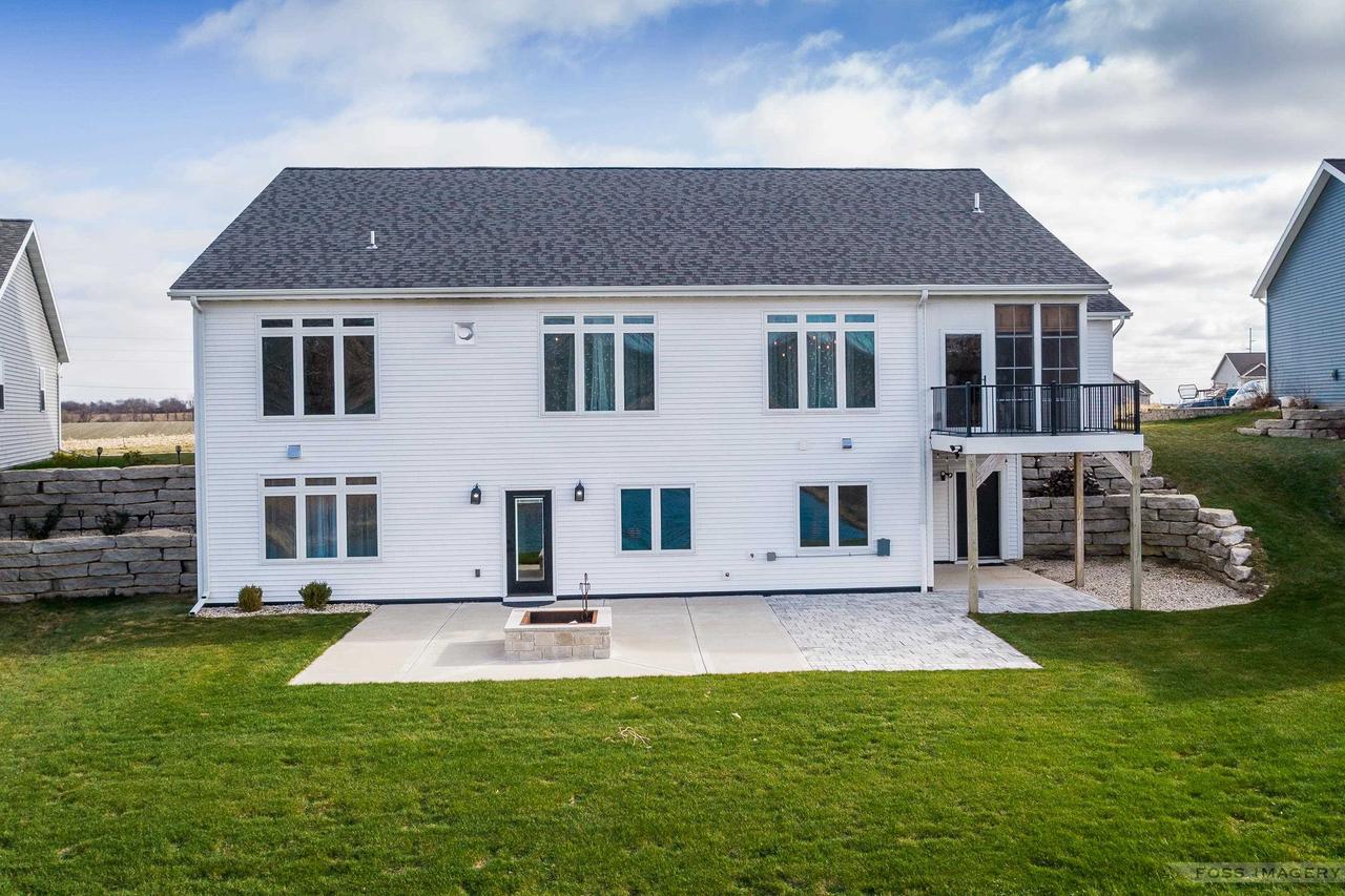 1406 Black Stallion Dr