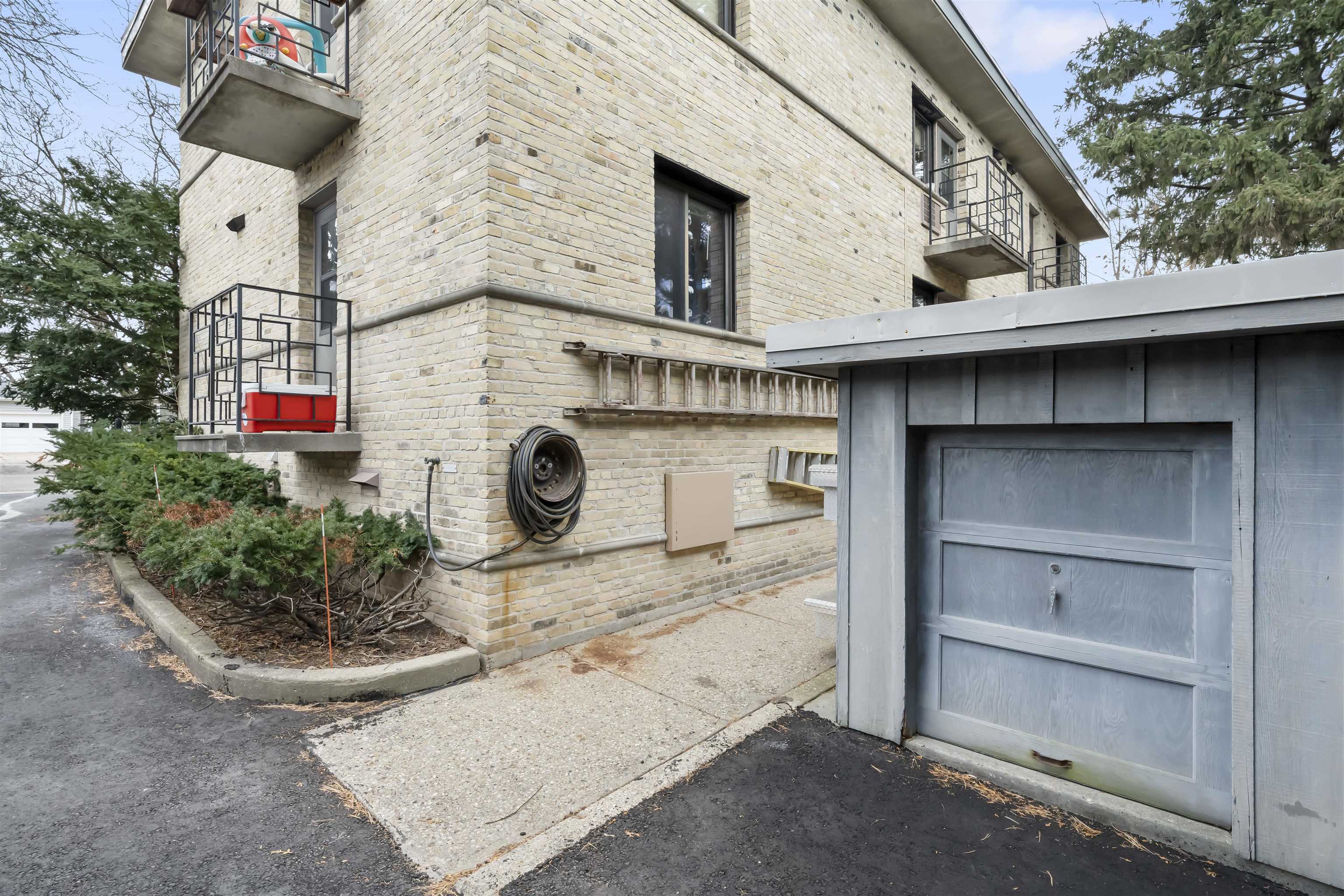 934 High Street
