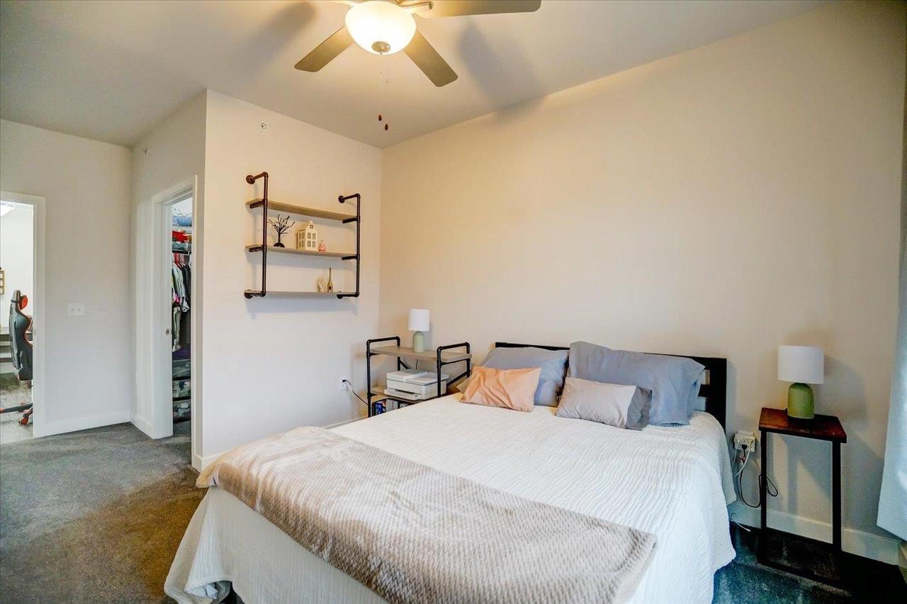 1501 North Windsor Ave 302