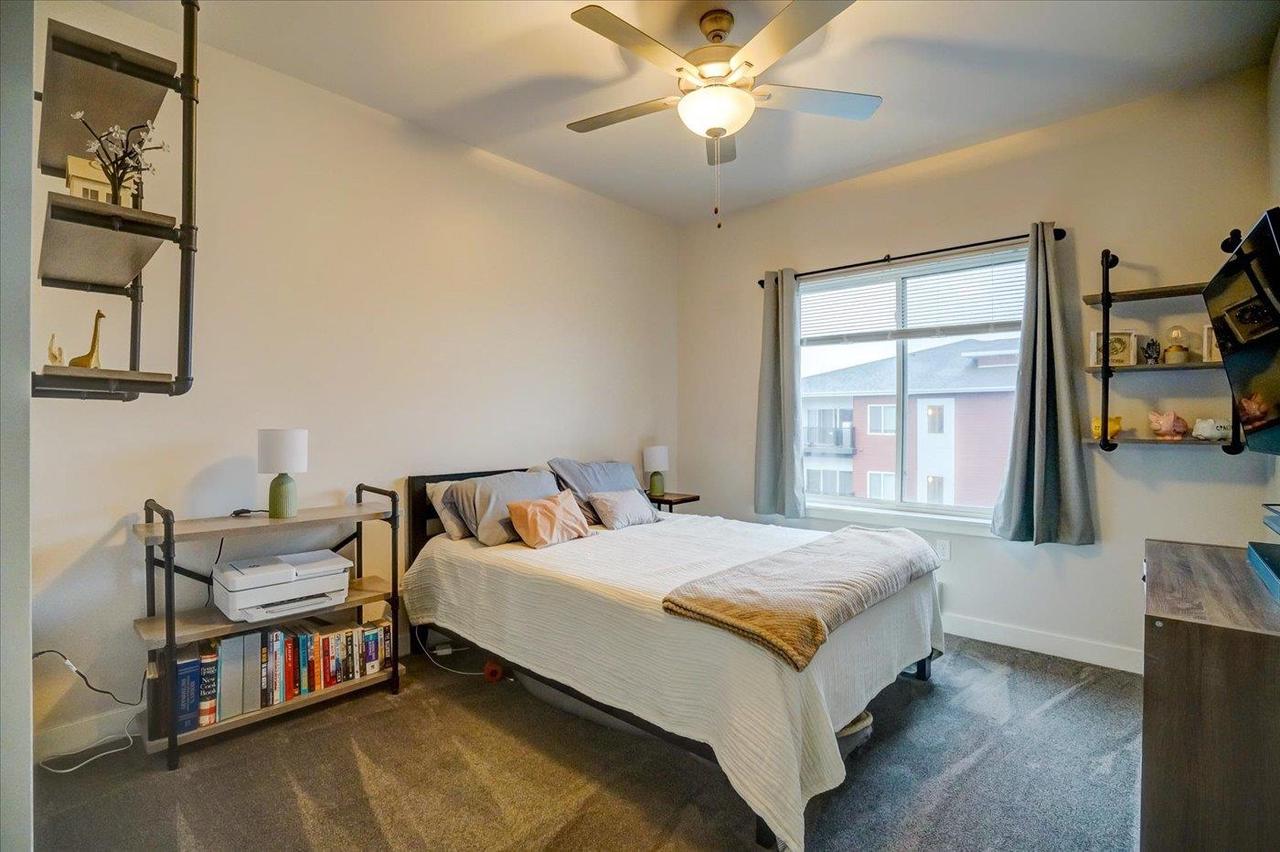 1501 North Windsor Ave 302