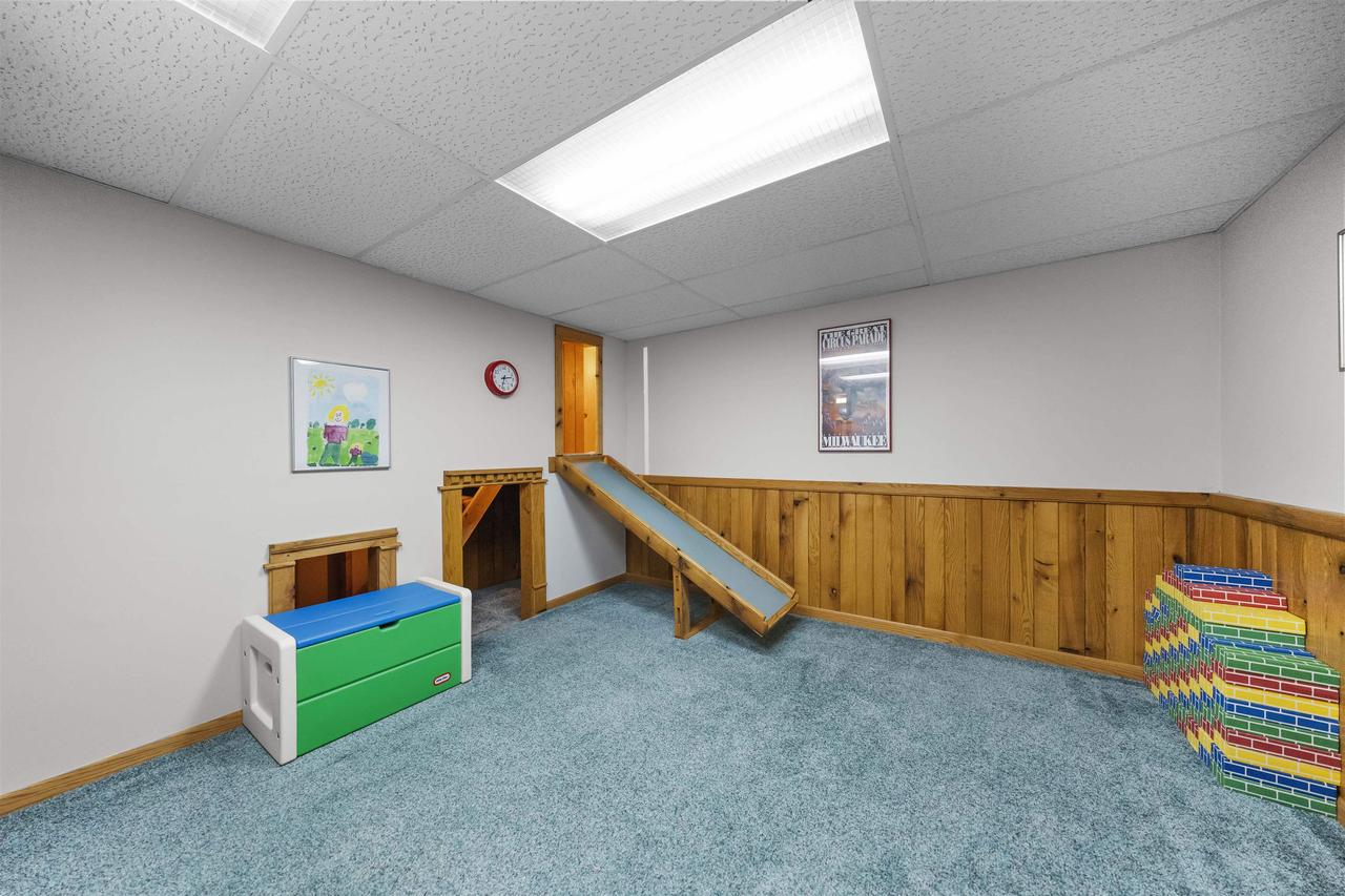 708 Maple Rd