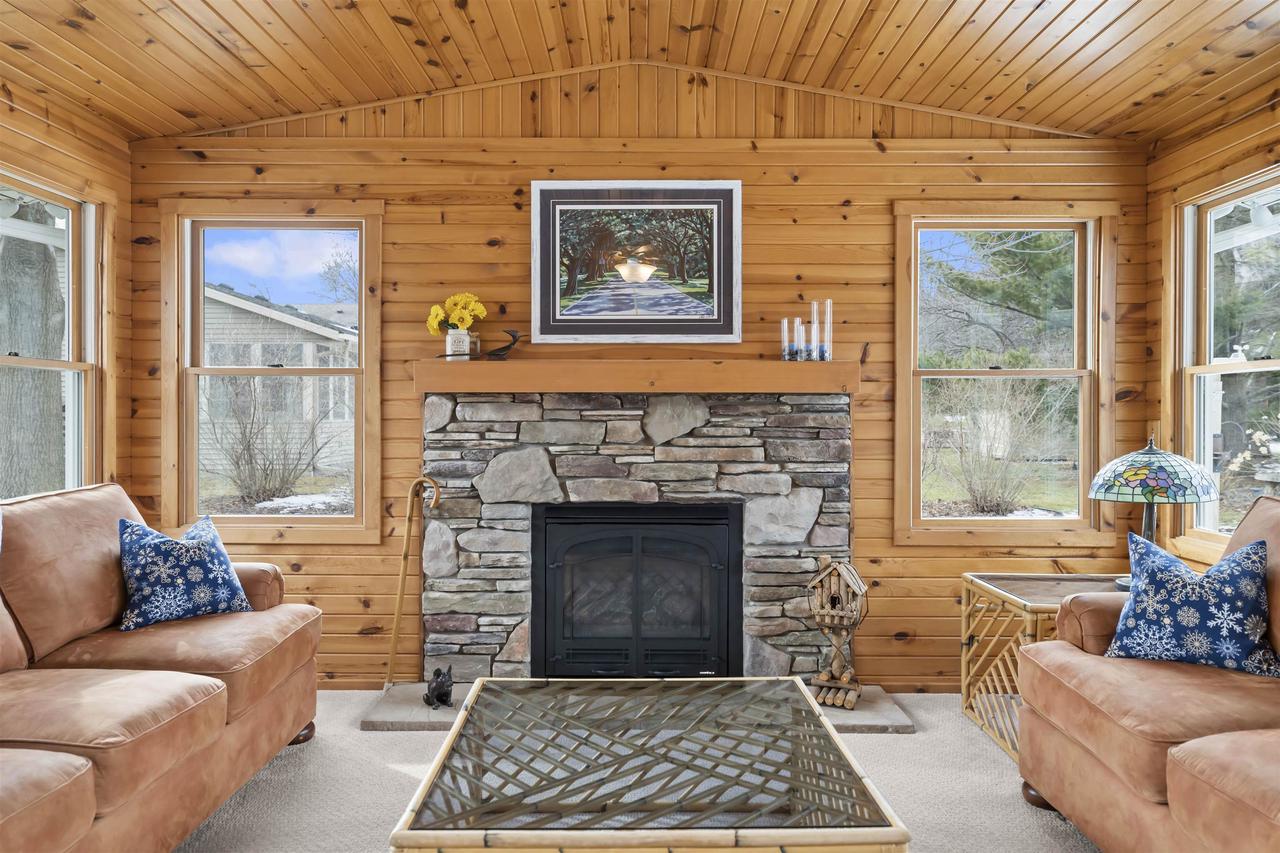 708 Maple Rd