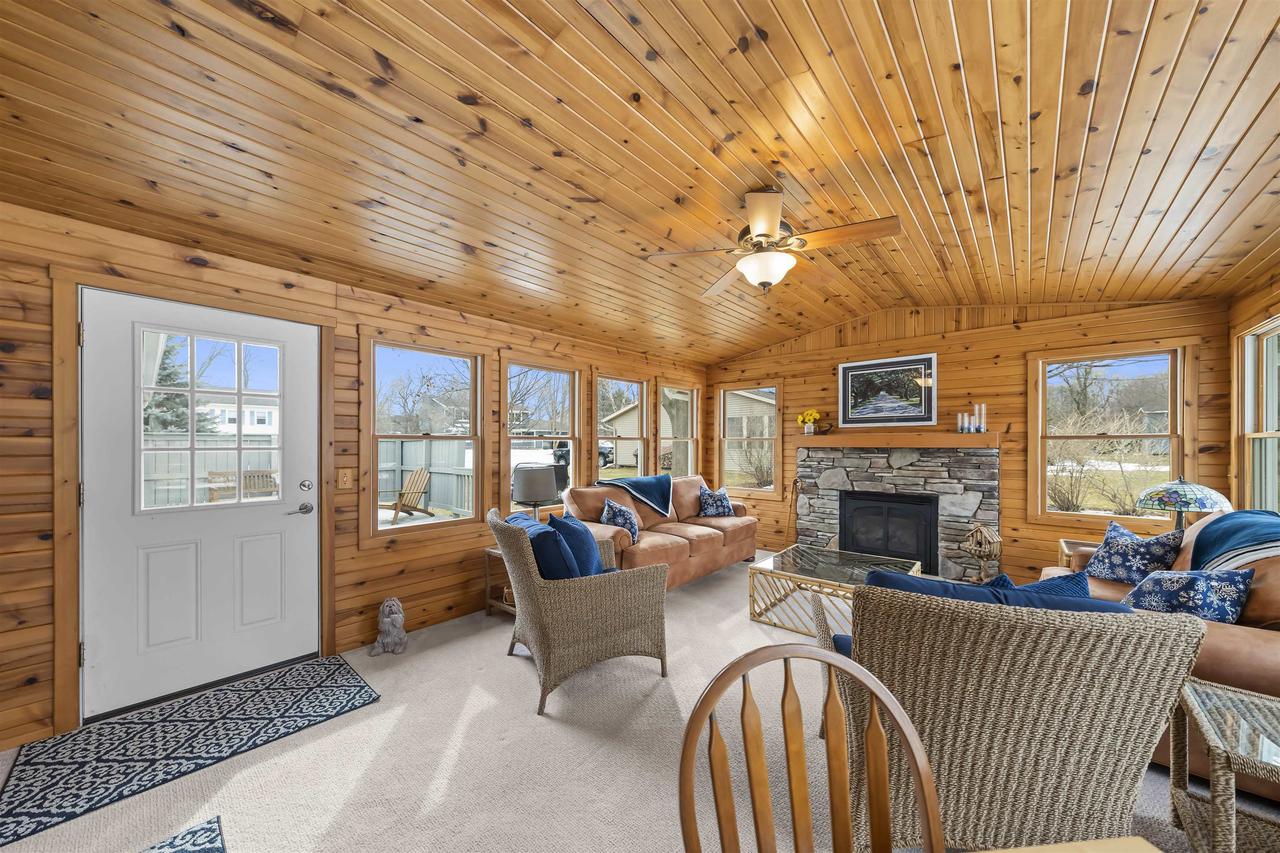 708 Maple Rd