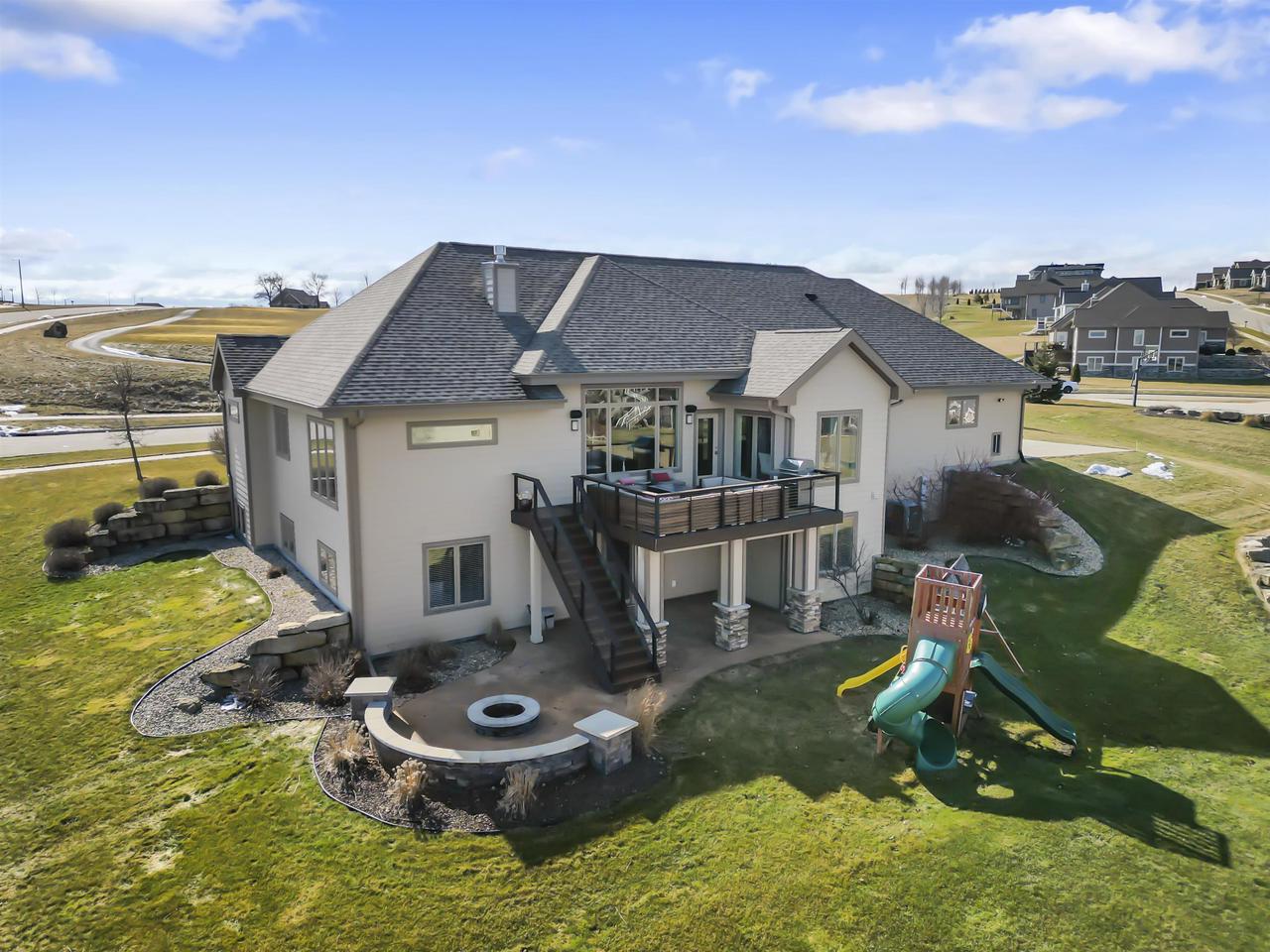 805 Raven COURT