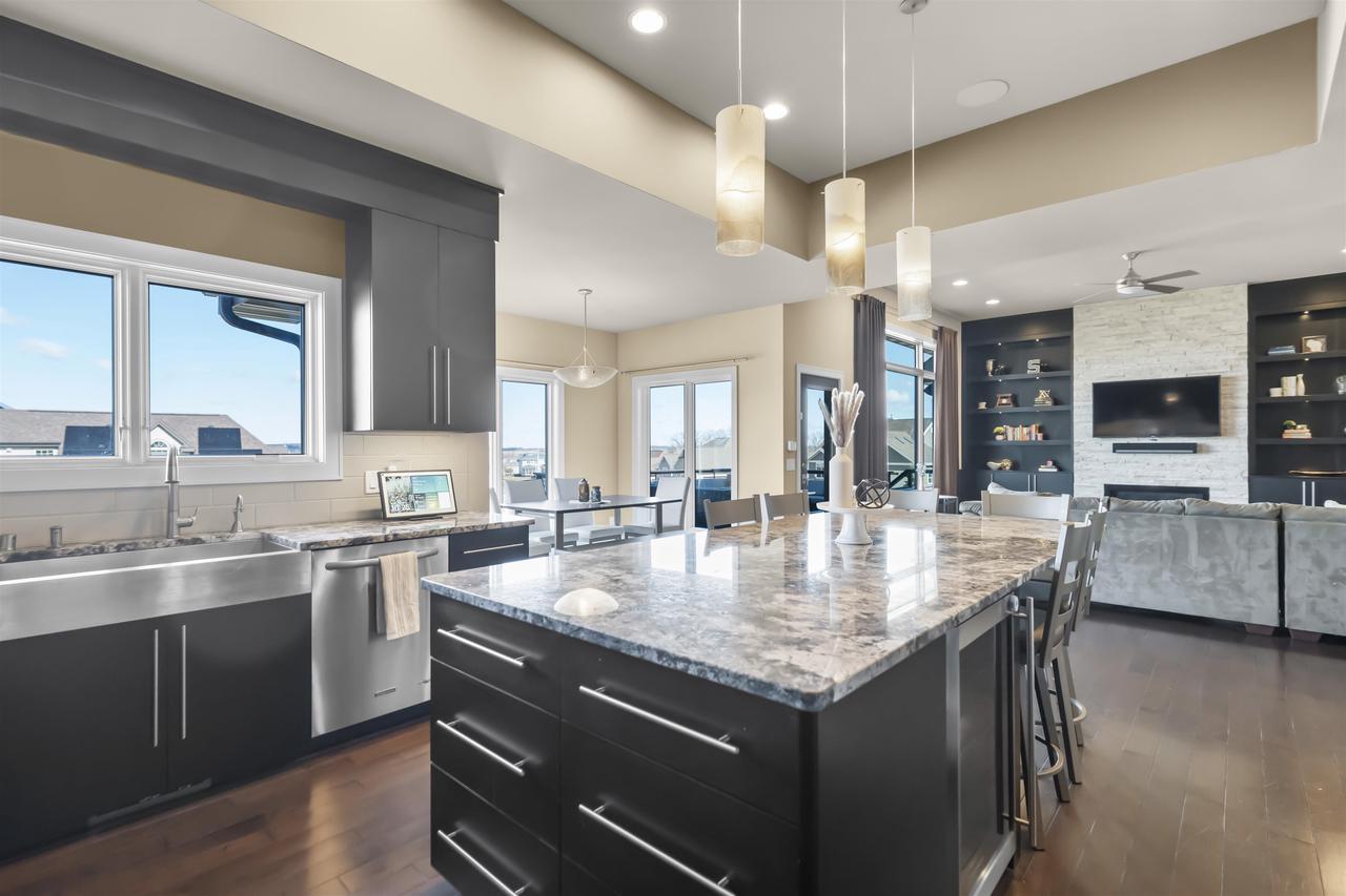 805 Raven COURT
