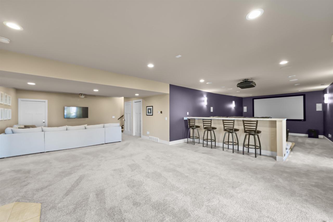 805 Raven COURT