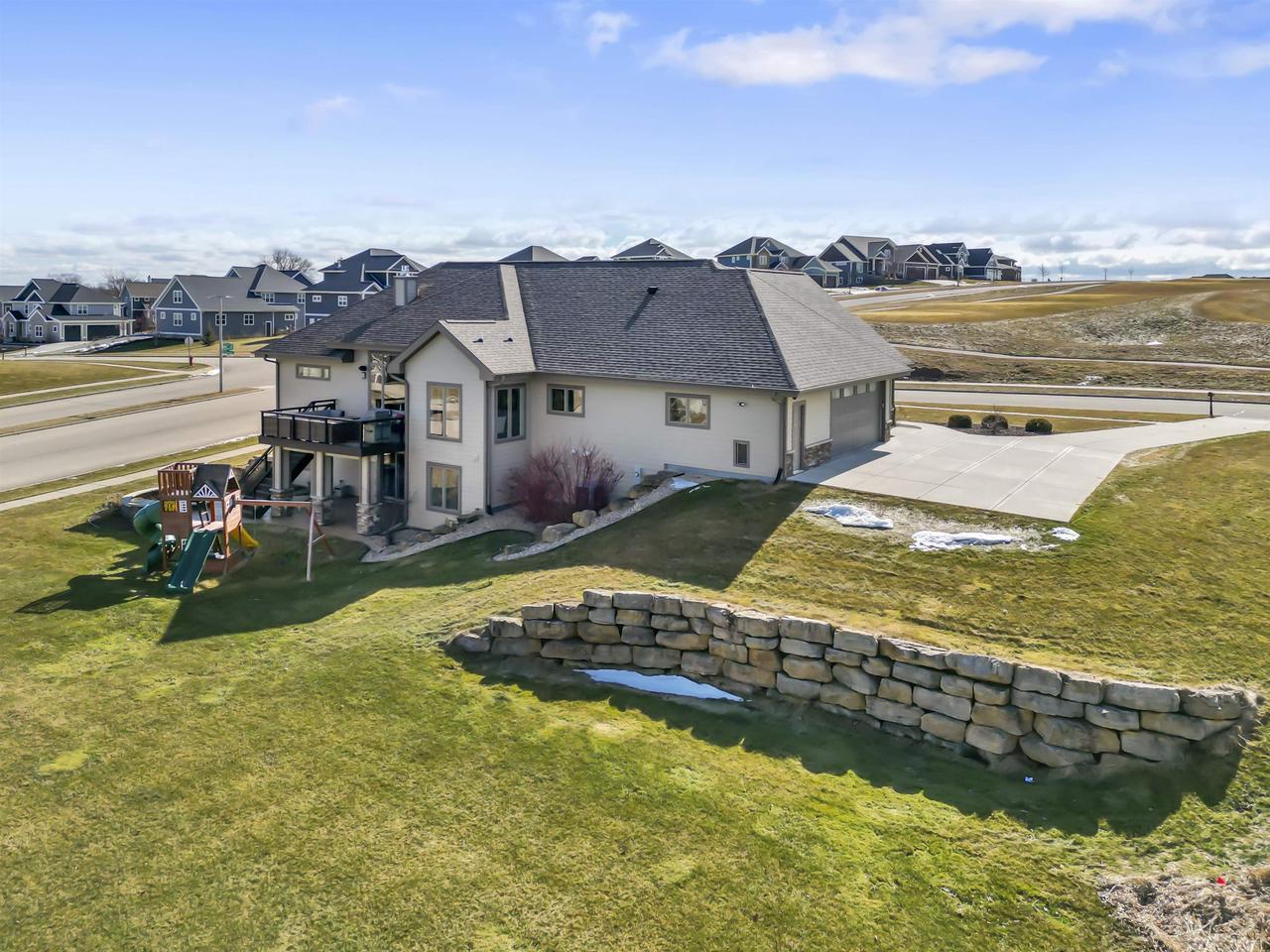 805 Raven COURT