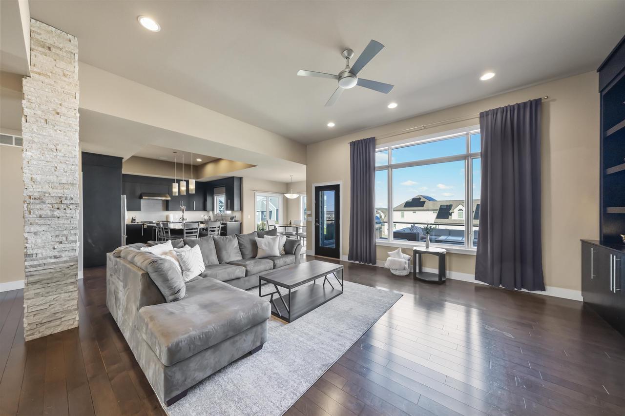 805 Raven COURT