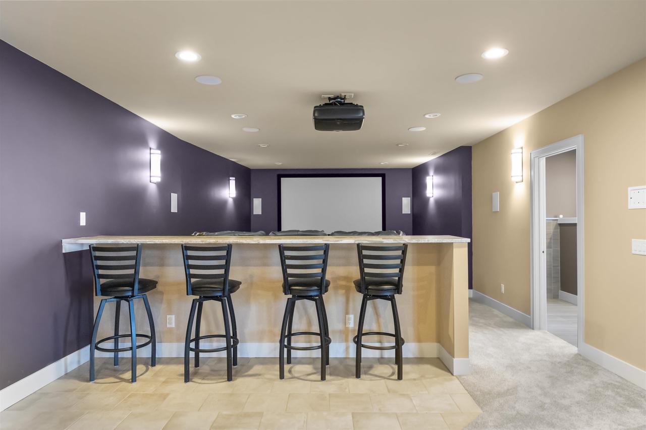 805 Raven COURT