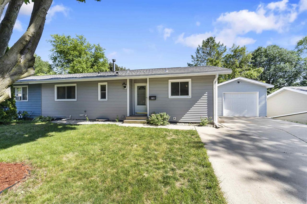1013 Vandenburg St
